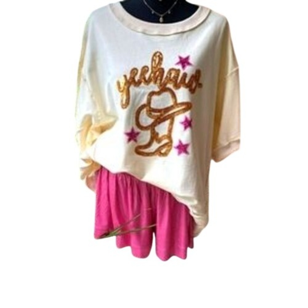 Fantastic Fawn  Yeehaw Cowboy Hat Oversized Top Cream Large Short Sleeve Y2K